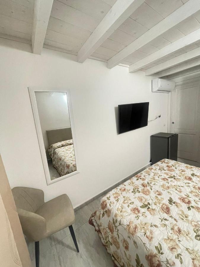 La Perla Del Mare 2 Bed & Breakfast ลากาเลตตา ภายนอก รูปภาพ